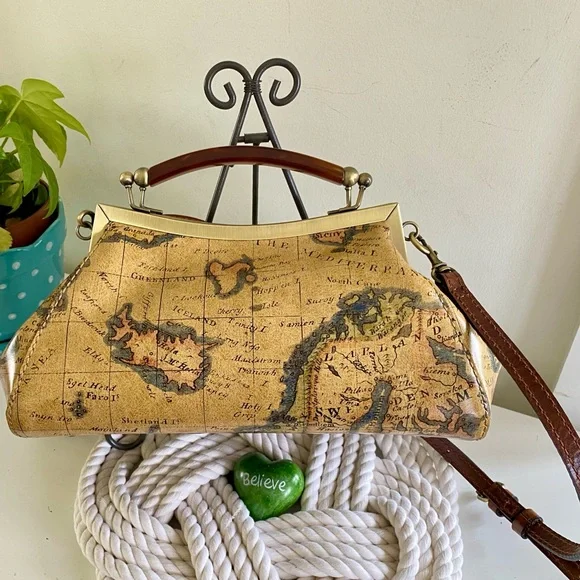 Patricia Nash Kelmscott - Picture 2 of 3